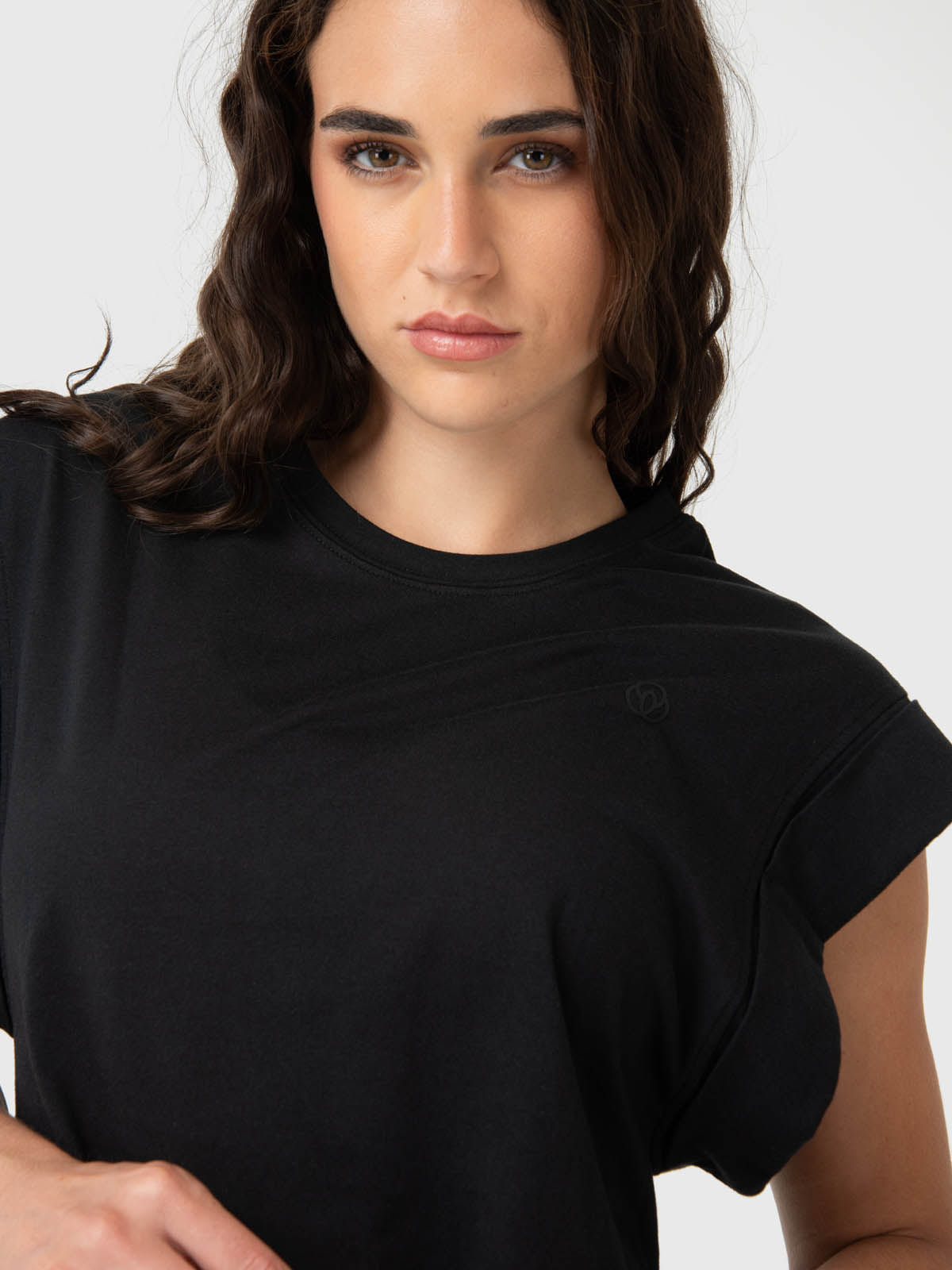 Polo Sin Manga Para Mujer Clarissa Negro Bsoul