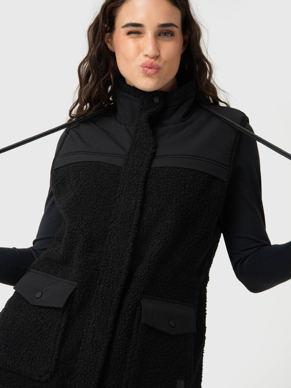 Chaleco Para Mujer Sherpa Negro Bsoul