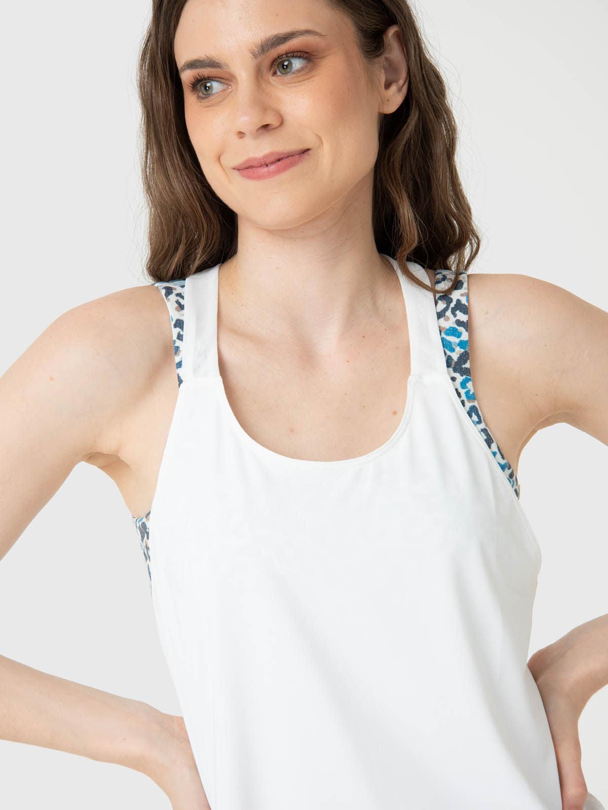 Polo Sin Manga Para Mujer Training Tank Aloe Blanco Bsoul