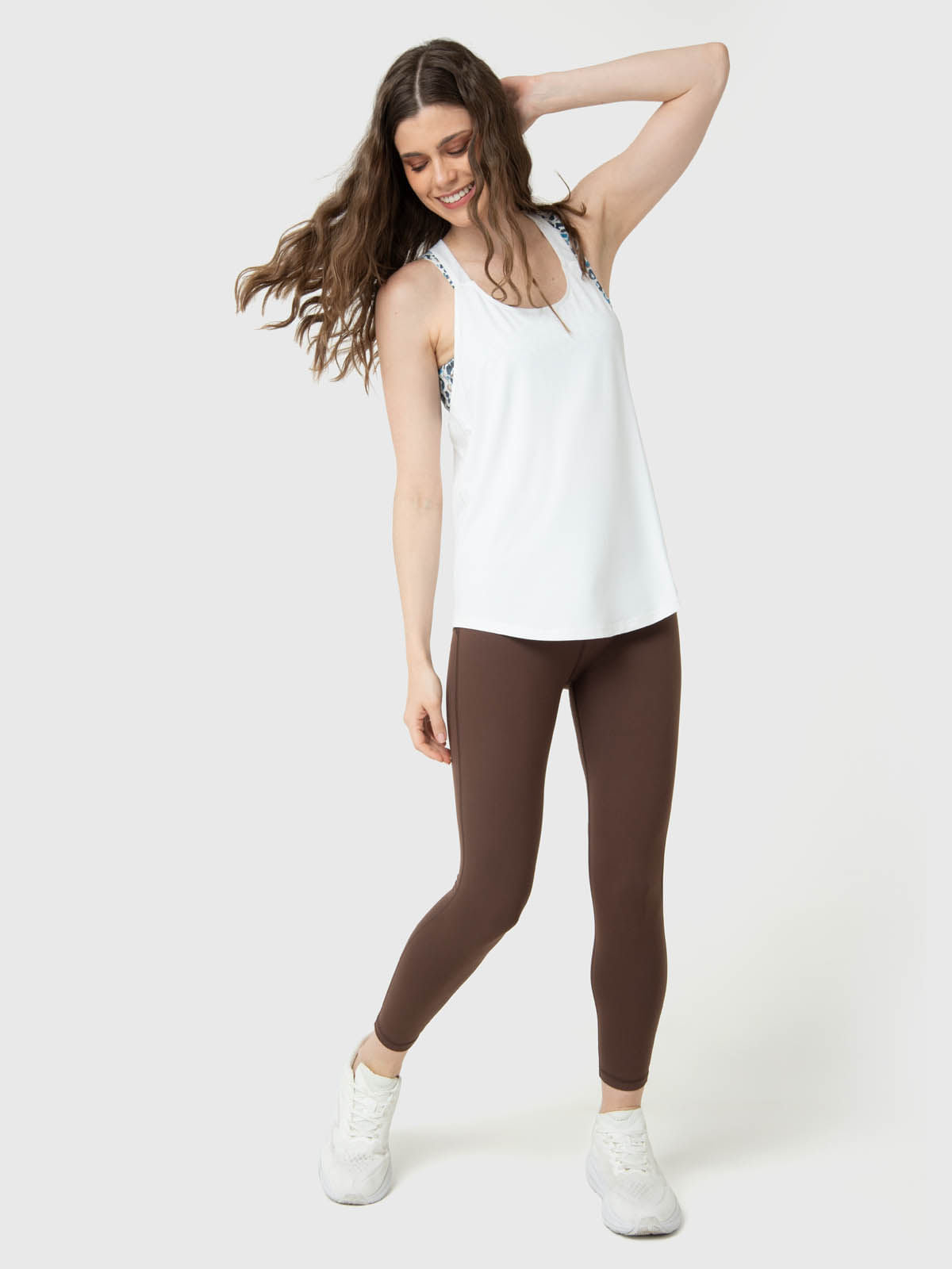 Polo Sin Manga Para Mujer Training Tank Aloe Blanco Bsoul